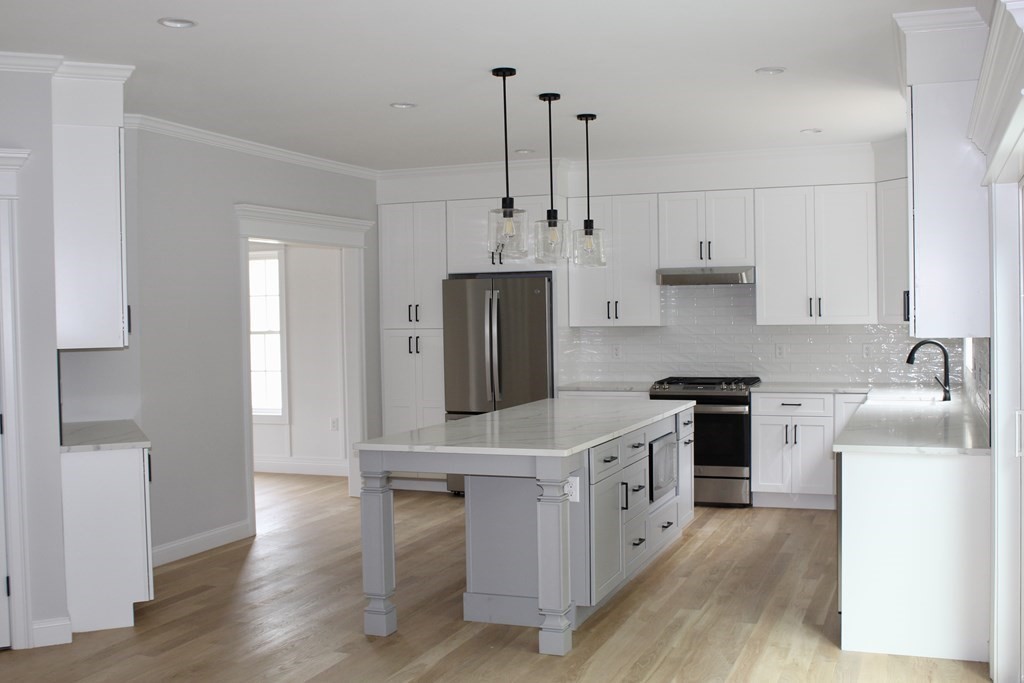 27 Georgia Rae Way Attleboro, MA 02703 - Photo 5 of 16 Gallery Image 5