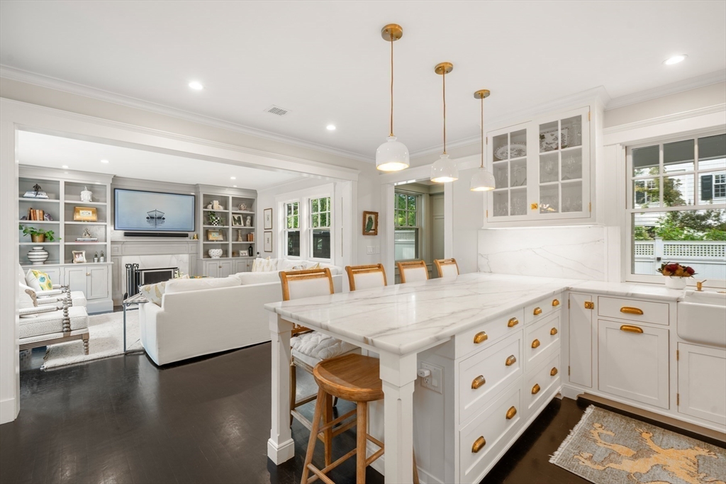 133 Abbott Road Wellesley, MA 02481 - Photo 13 of 42