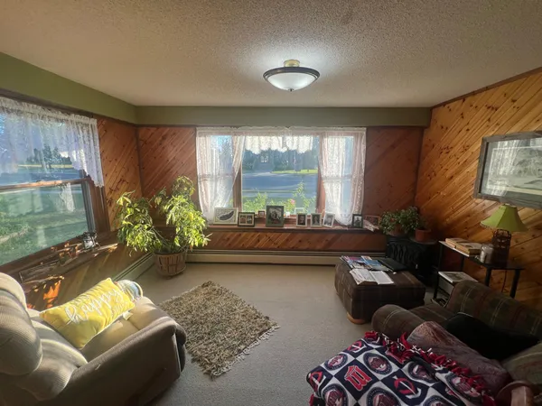 $239,900 | 701 Douglas Avenue, Henning, MN 56551