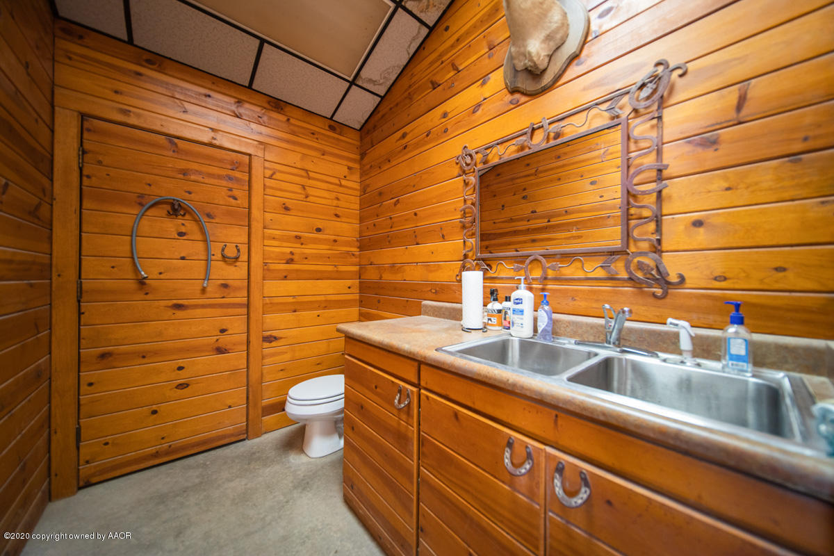 18 Helium Road Amarillo, TX 79124 - Photo 48 of 63 18_Helium_Barn-11_Bathroom