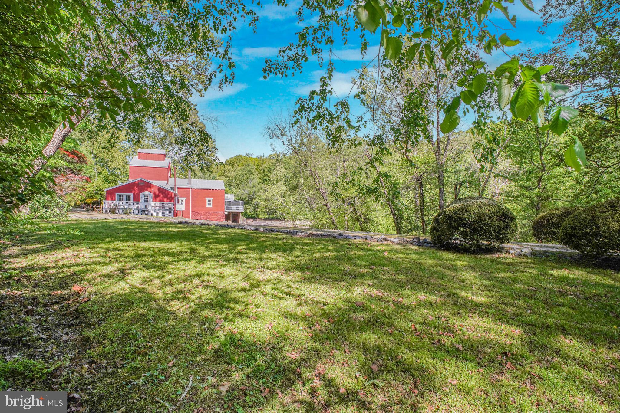 6908 South Roxbury Mill Road Spotsylvania, VA 22551 - Photo 19 of 94 Museum
