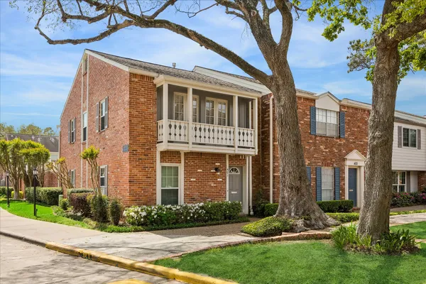 $2,150 | 401 Bendwood Drive, Unit 35, Houston, TX 77024