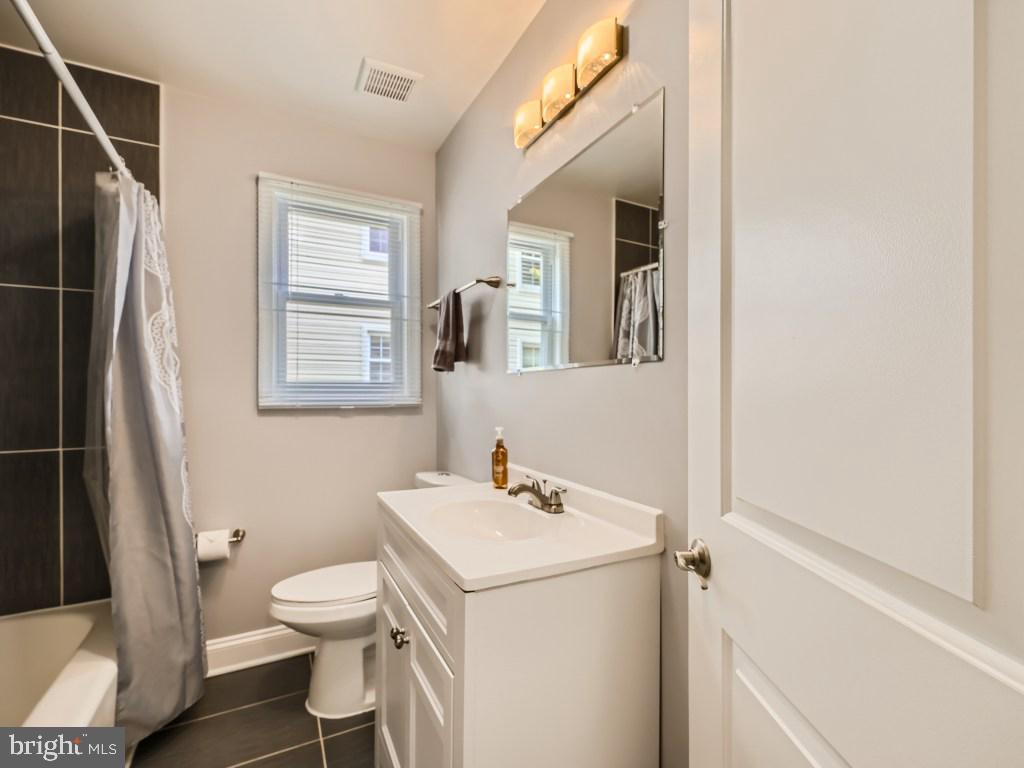 364 Townsend Road Essex, MD 21221 - Photo 15 of 34