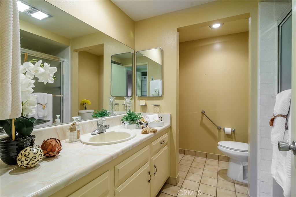 2139 Ronda Granada, Unit B Laguna Woods, CA 92637 - Photo 13 of 46 Second Bathroom with tub and shower.