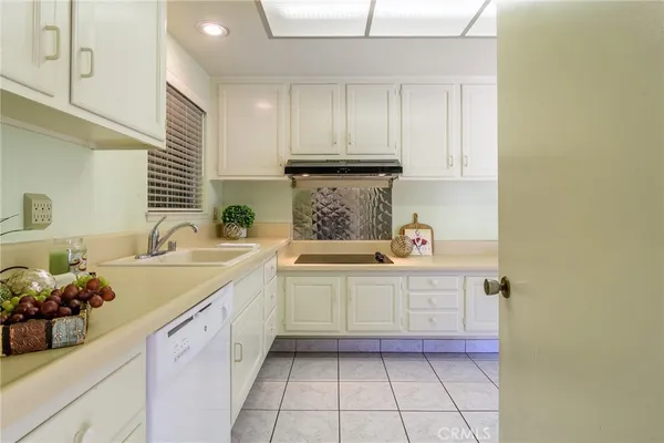 $259,900 | 2139 Ronda Granada, Unit B, Laguna Woods, CA 92637