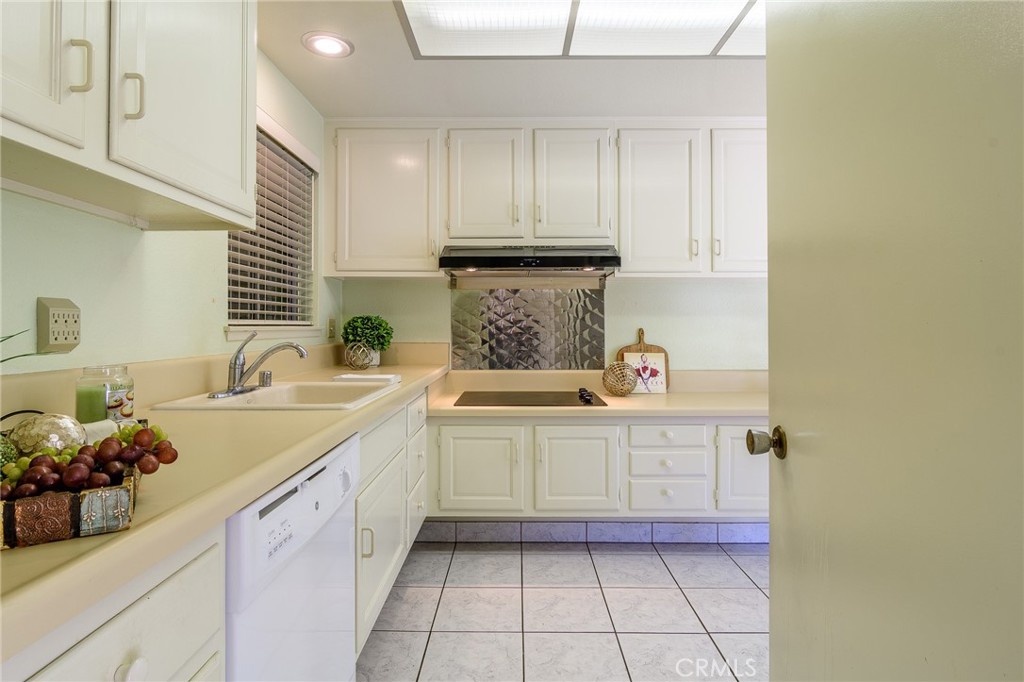 2139 Ronda Granada, Unit B Laguna Woods, CA 92637 - Photo 21 of 46