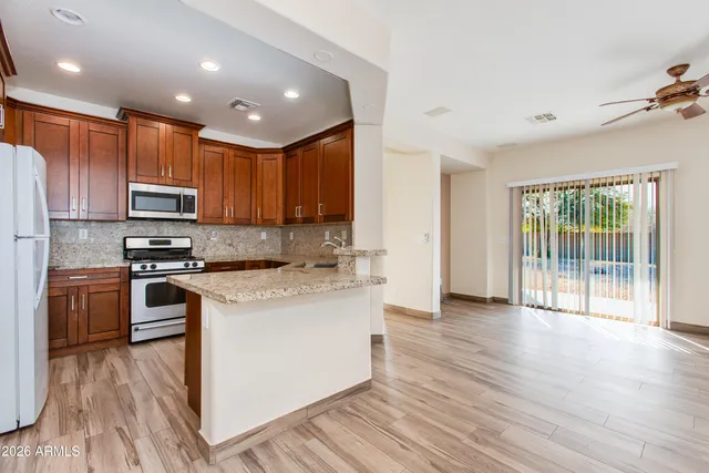 $2,500 | 1707 West Twain Court, Phoenix, AZ 85086