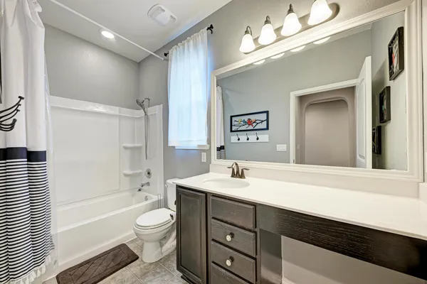 $2,100 | 1412 Berlin Lane, Austin, TX 78753