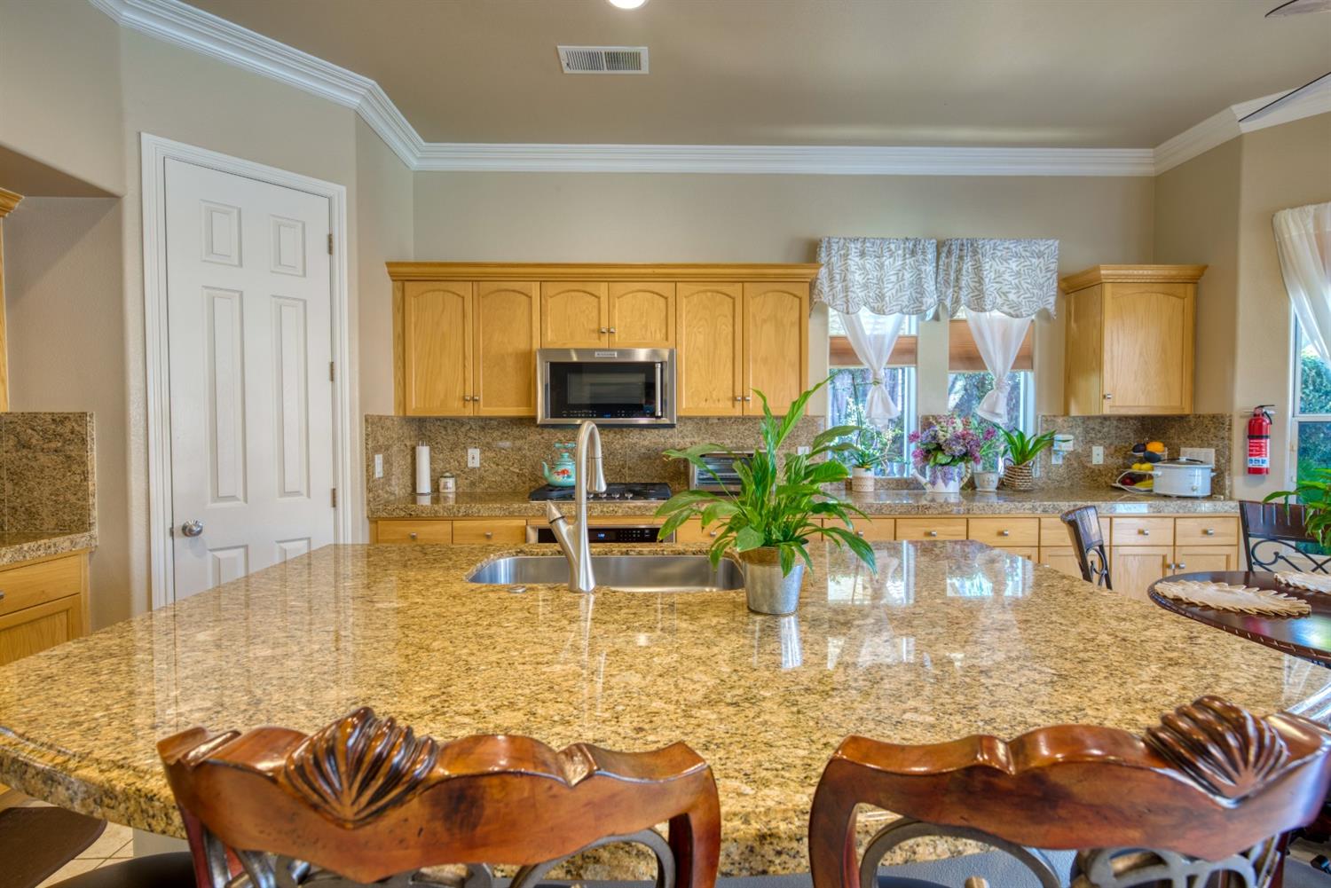 143 West Bedford Avenue Clovis, CA 93611 - Photo 19 of 55