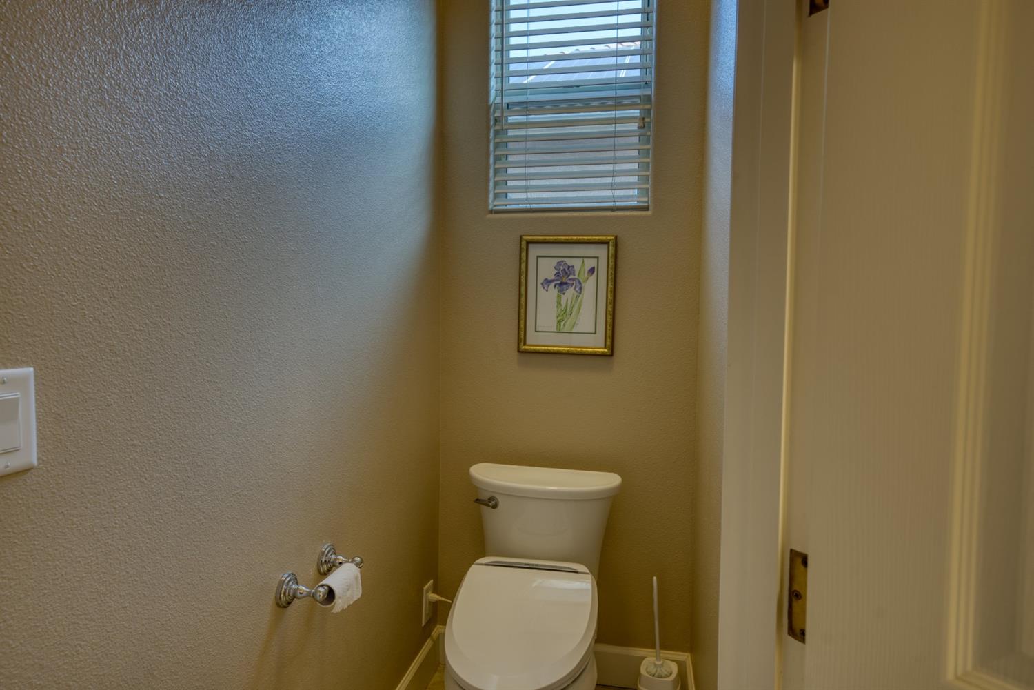 143 West Bedford Avenue Clovis, CA 93611 - Photo 35 of 55 a bathroom with a toilet