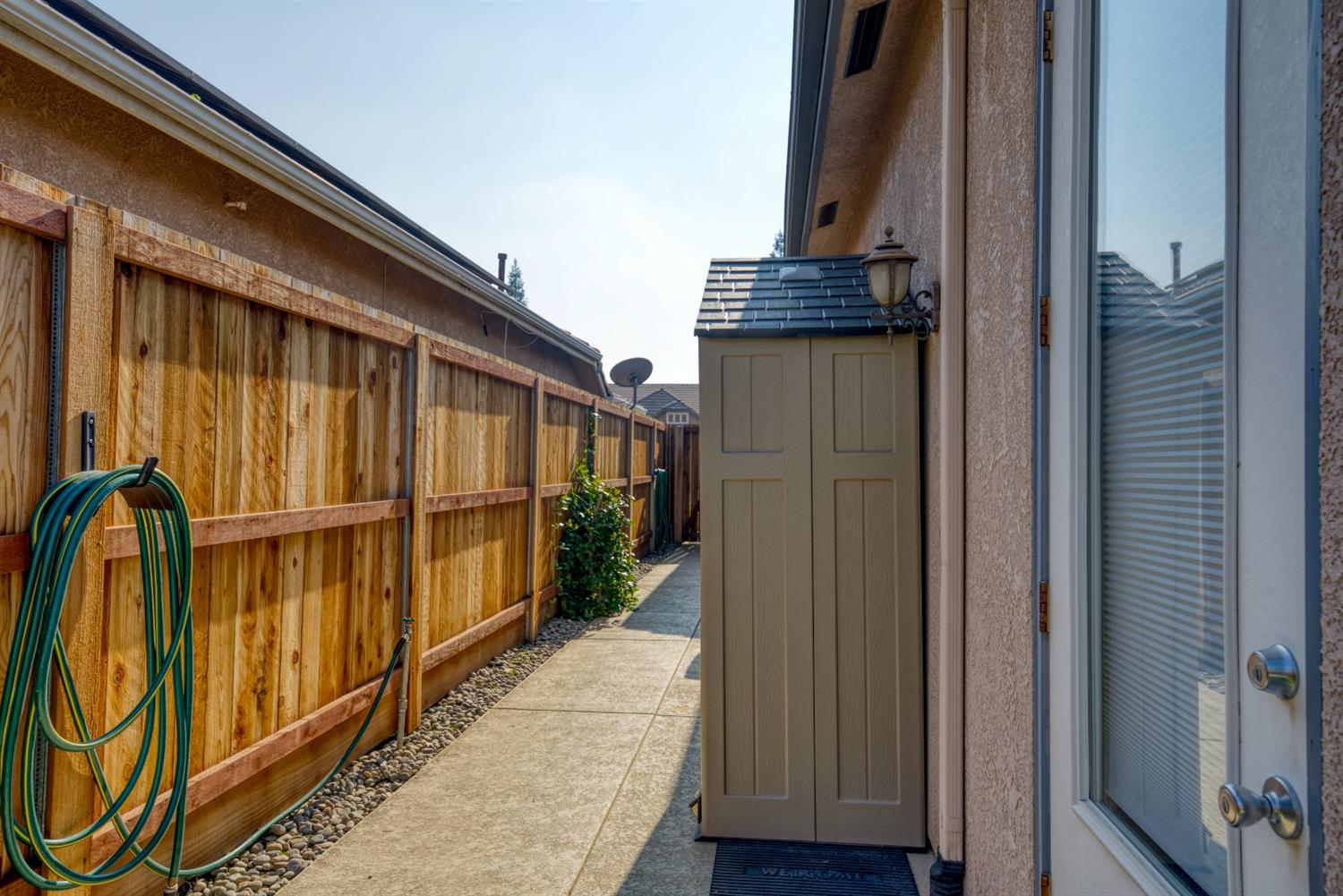 143 West Bedford Avenue Clovis, CA 93611 - Photo 52 of 55 a view of balcony with wooden floor