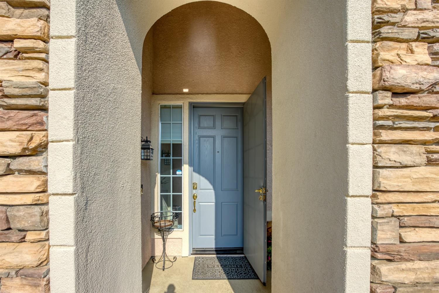 143 West Bedford Avenue Clovis, CA 93611 - Photo 8 of 55