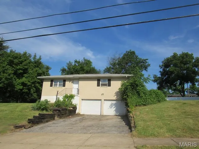$96,000 | 11565 Mehl Avenue, Florissant, MO 63033