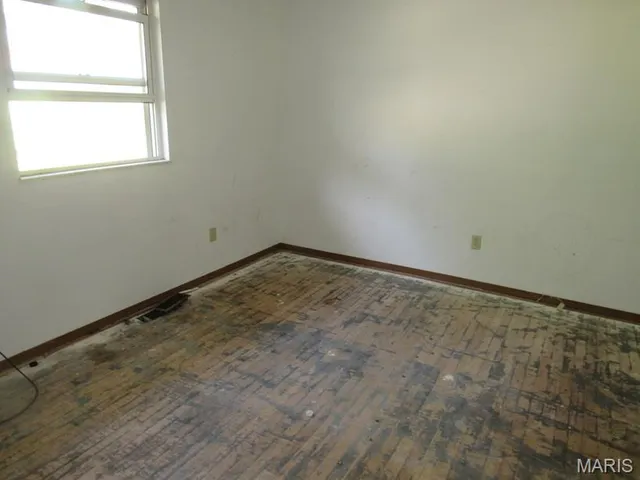 $96,000 | 11565 Mehl Avenue, Florissant, MO 63033