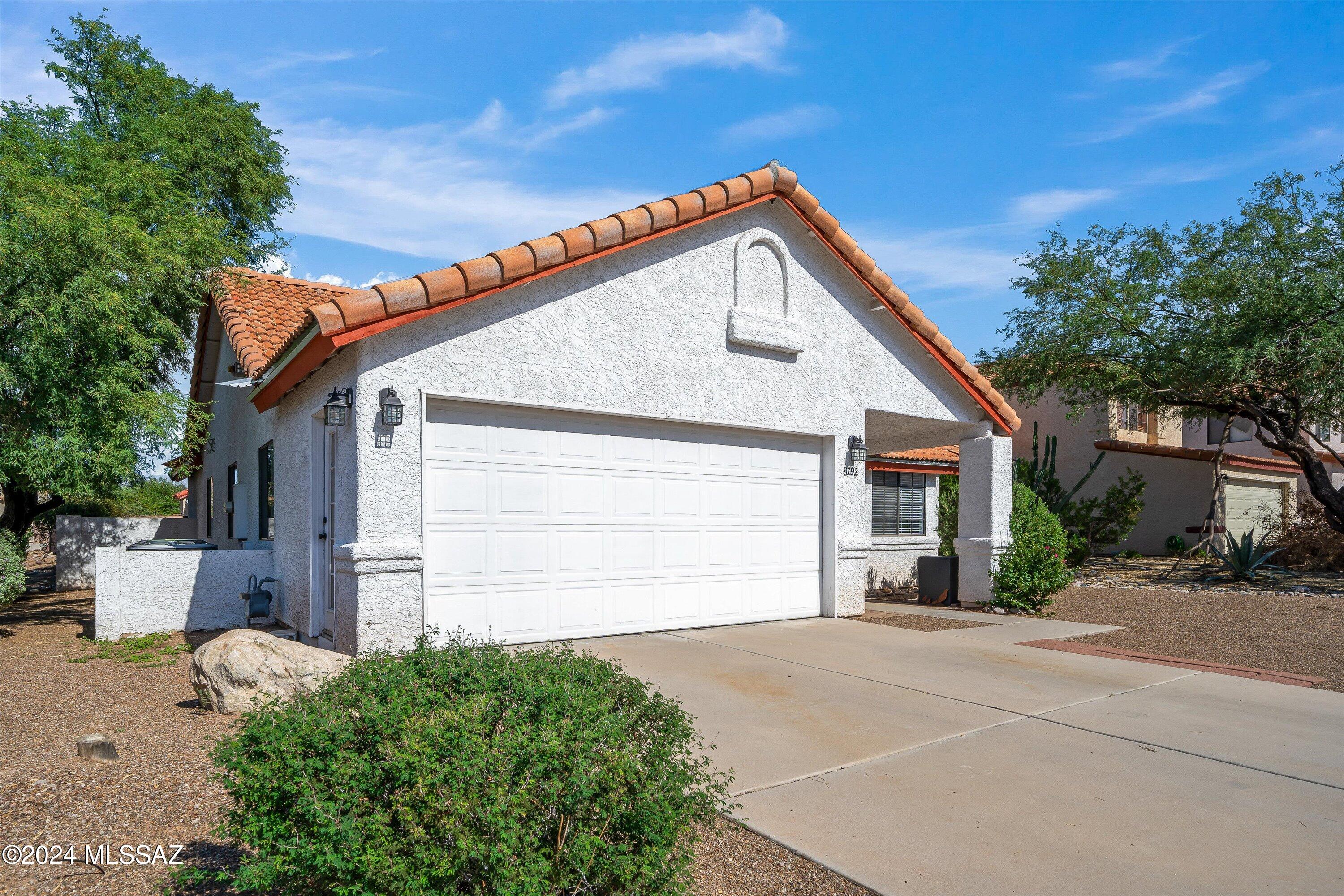 8792 North Maple Ridge Place Tucson, AZ 85743 - Photo 1 of 30 Gallery Image 1