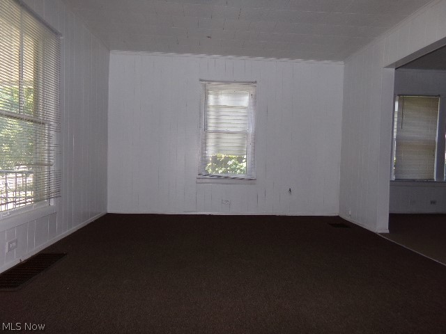 845-847 Royal Road Cleveland, OH 44110 - Photo 2 of 20 Gallery Image 2