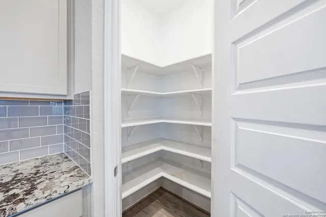 $2,100 | 5122 Village Park, Schertz, TX 78124