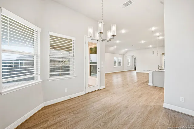 $2,100 | 5122 Village Park, Schertz, TX 78124