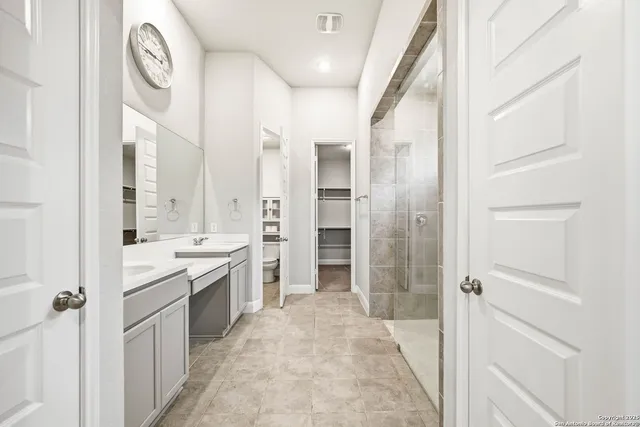 $2,100 | 5122 Village Park, Schertz, TX 78124