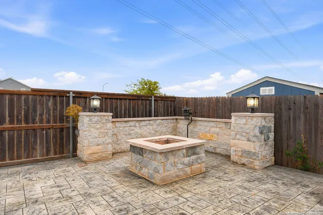 $2,100 | 5122 Village Park, Schertz, TX 78124