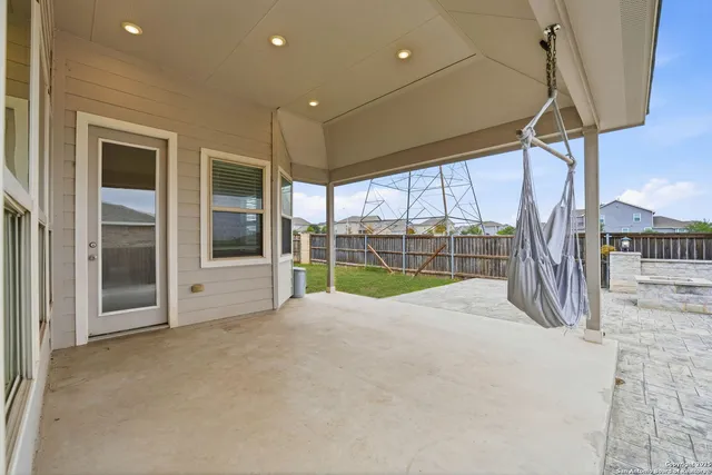 $2,100 | 5122 Village Park, Schertz, TX 78124