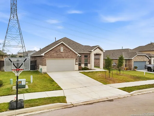 $2,100 | 5122 Village Park, Schertz, TX 78124