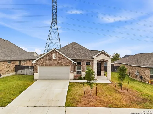 $2,100 | 5122 Village Park, Schertz, TX 78124
