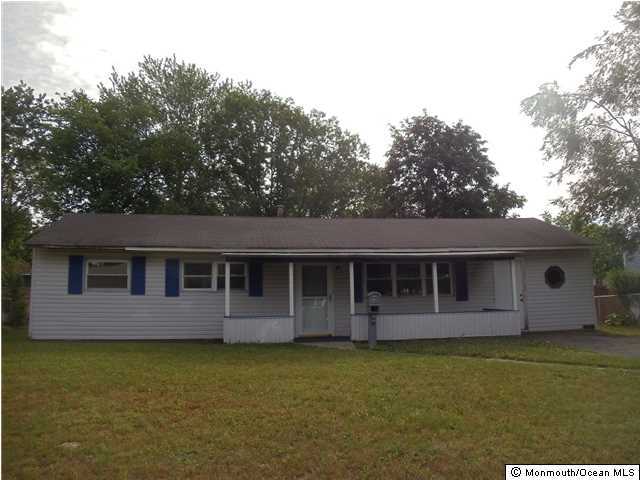 28 Annapolis Road Toms River, NJ 08757 - Photo 1 of 14 Primary Photo