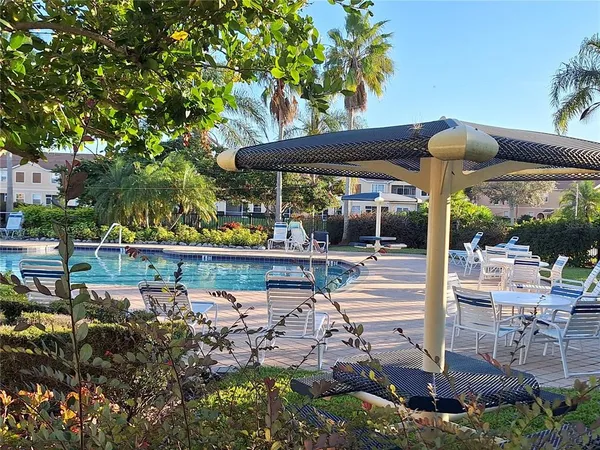 $2,095 | 3709 Parkridge Circle, Unit 7204, Sarasota, FL 34243