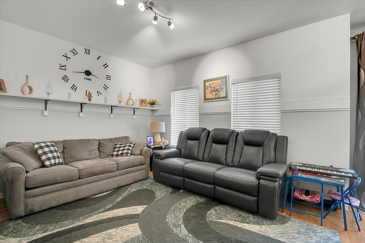 2616 Idaho Road Naperville, IL 60564 - Photo 9 of 30