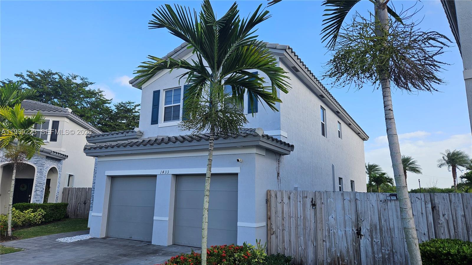 1433 Southeast 27th Street Homestead, FL 33035 - Photo 3 of 38