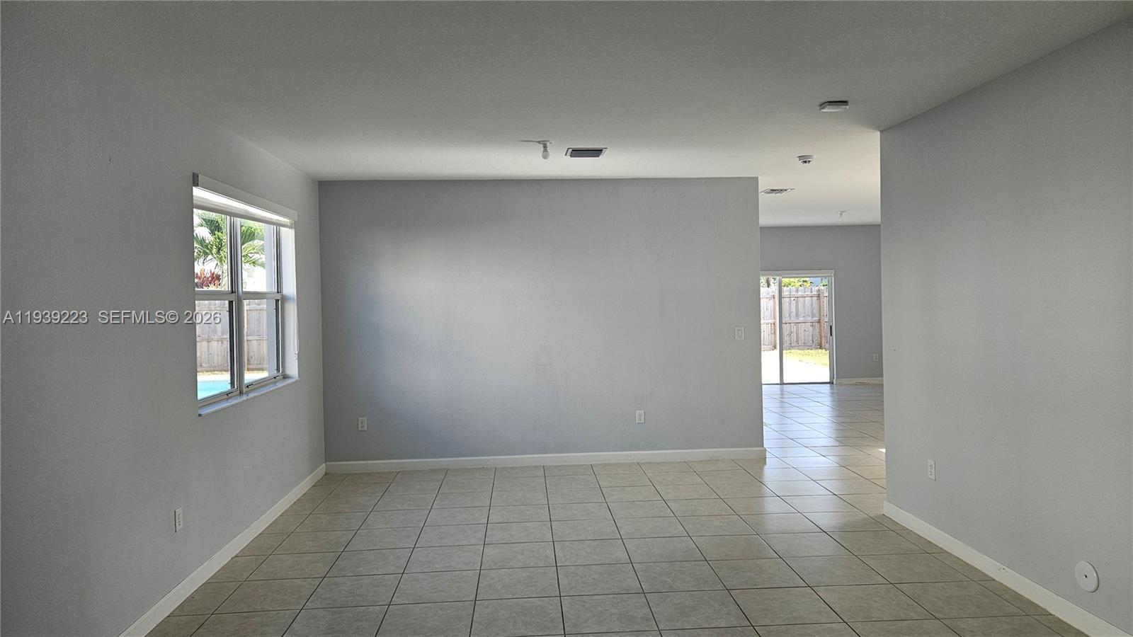 1433 Southeast 27th Street Homestead, FL 33035 - Photo 7 of 38