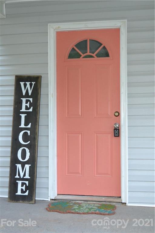 6814 Jenkins Road Morganton, NC 28655 - Photo 2 of 14 a front view of a house