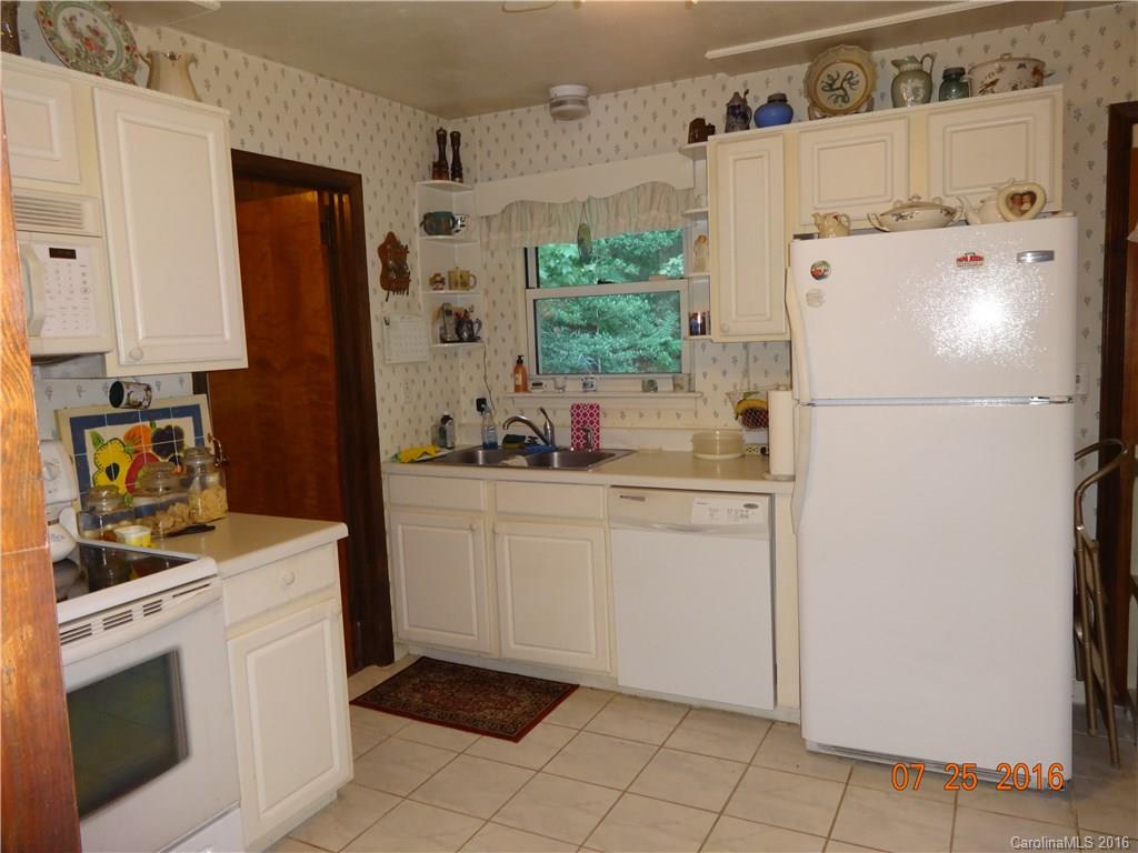253 Bee Tree Road, Unit 253 Swannanoa, NC 28778 - Photo 13 of 17 Gallery Image 13