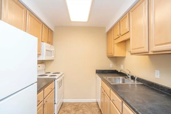 $260,000 | 180 Main Street, Unit F148, Bridgewater, MA 02324