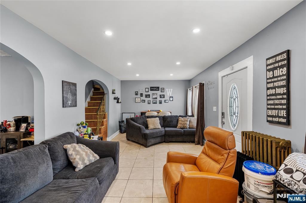 280 8th Avenue Paterson, NJ 07514 - Photo 4 of 34