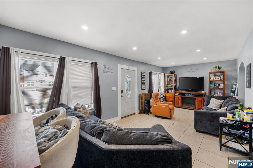 280 8th Avenue Paterson, NJ 07514 - Photo 5 of 34