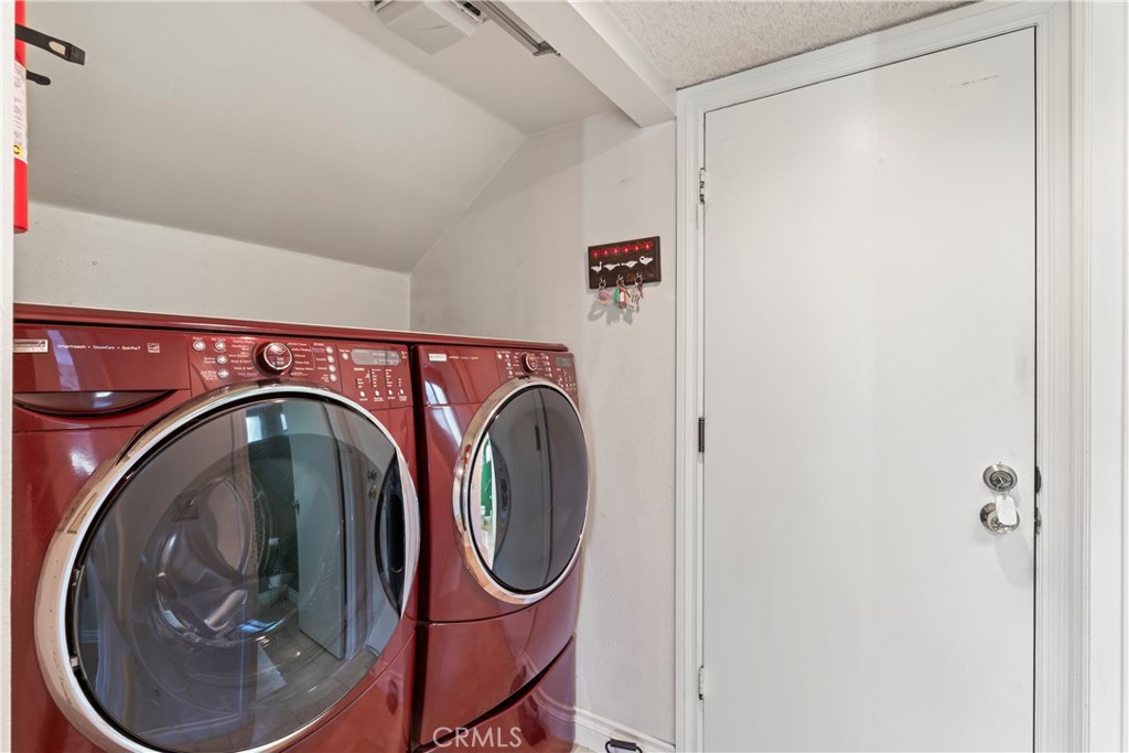 1749 Parkview Redlands, CA 92374 - Photo 23 of 55 a utility room with dryer and washer
