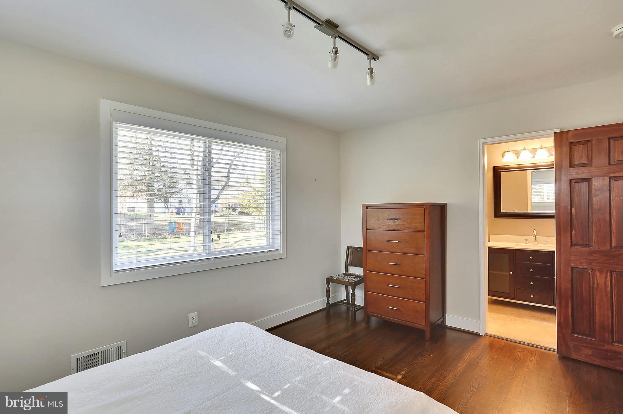 4005 Southend Road Rockville, MD 20853 - Photo 17 of 27 Bedroom (Master)