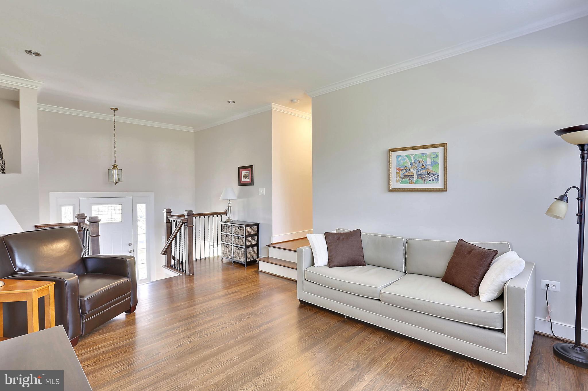 4005 Southend Road Rockville, MD 20853 - Photo 6 of 27 Living Room
