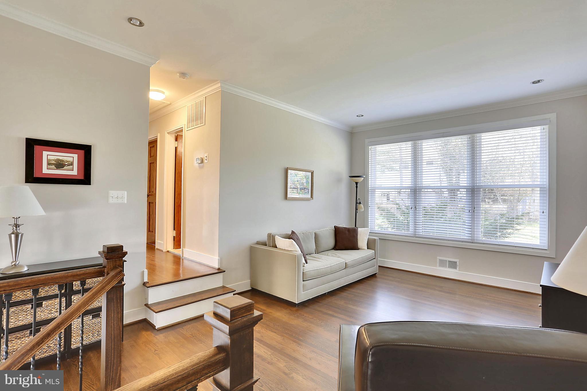 4005 Southend Road Rockville, MD 20853 - Photo 7 of 27 Living Room