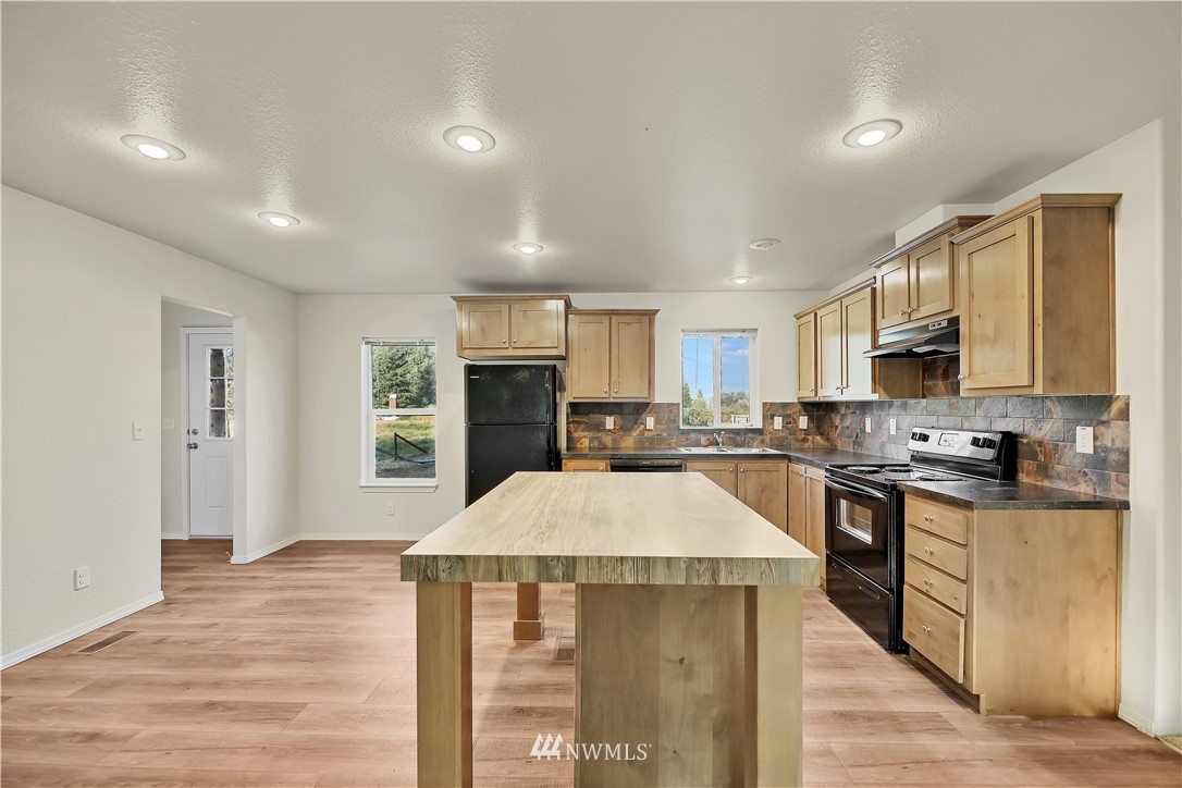 42501 May Creek Road Gold Bar, WA 98251 - Photo 8 of 30 Gallery Image 8