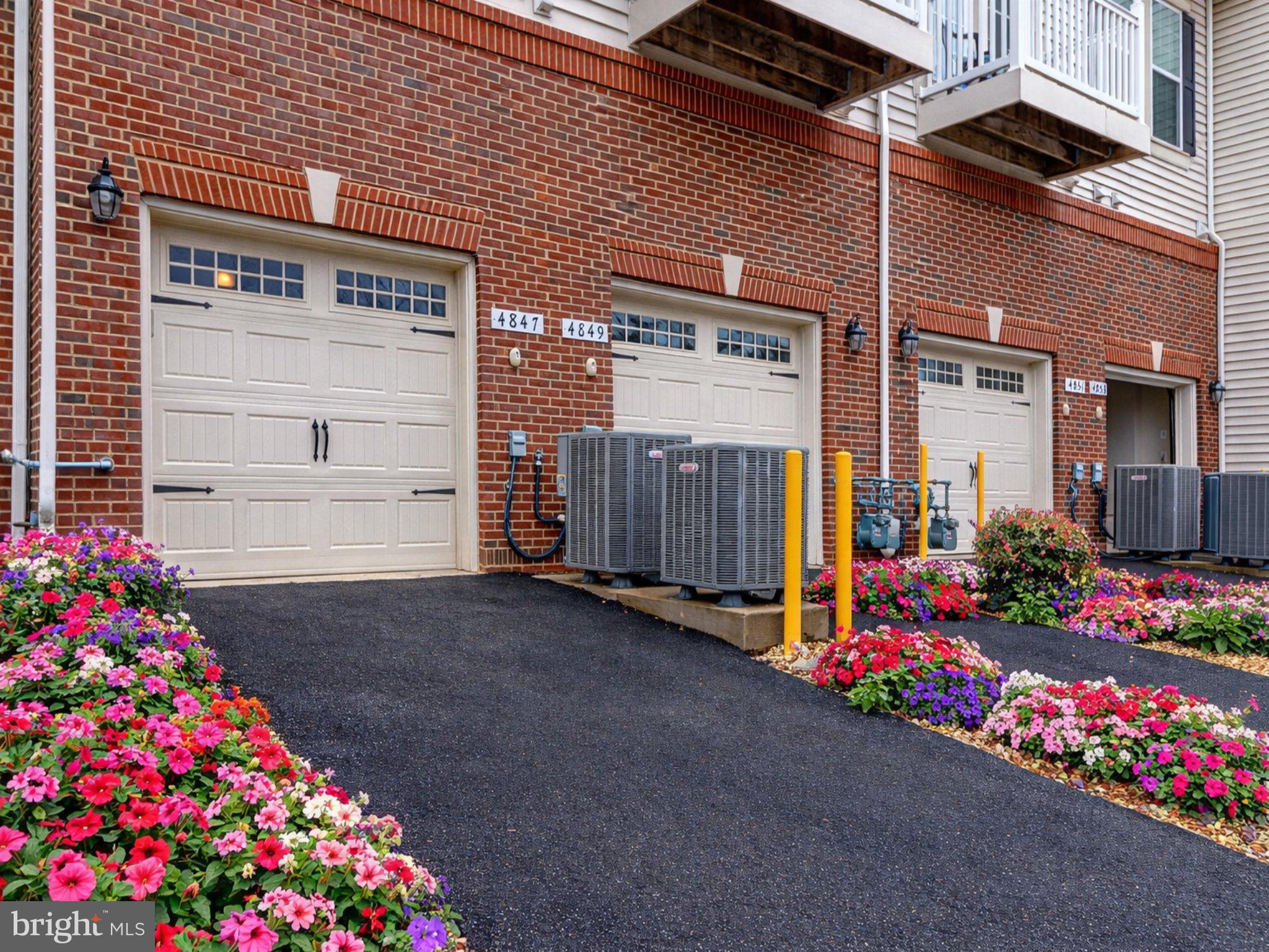 4847 Dane Ridge Circle, Unit 87 Woodbridge, VA 22193 - Photo 2 of 26 Gar garage & driveway!