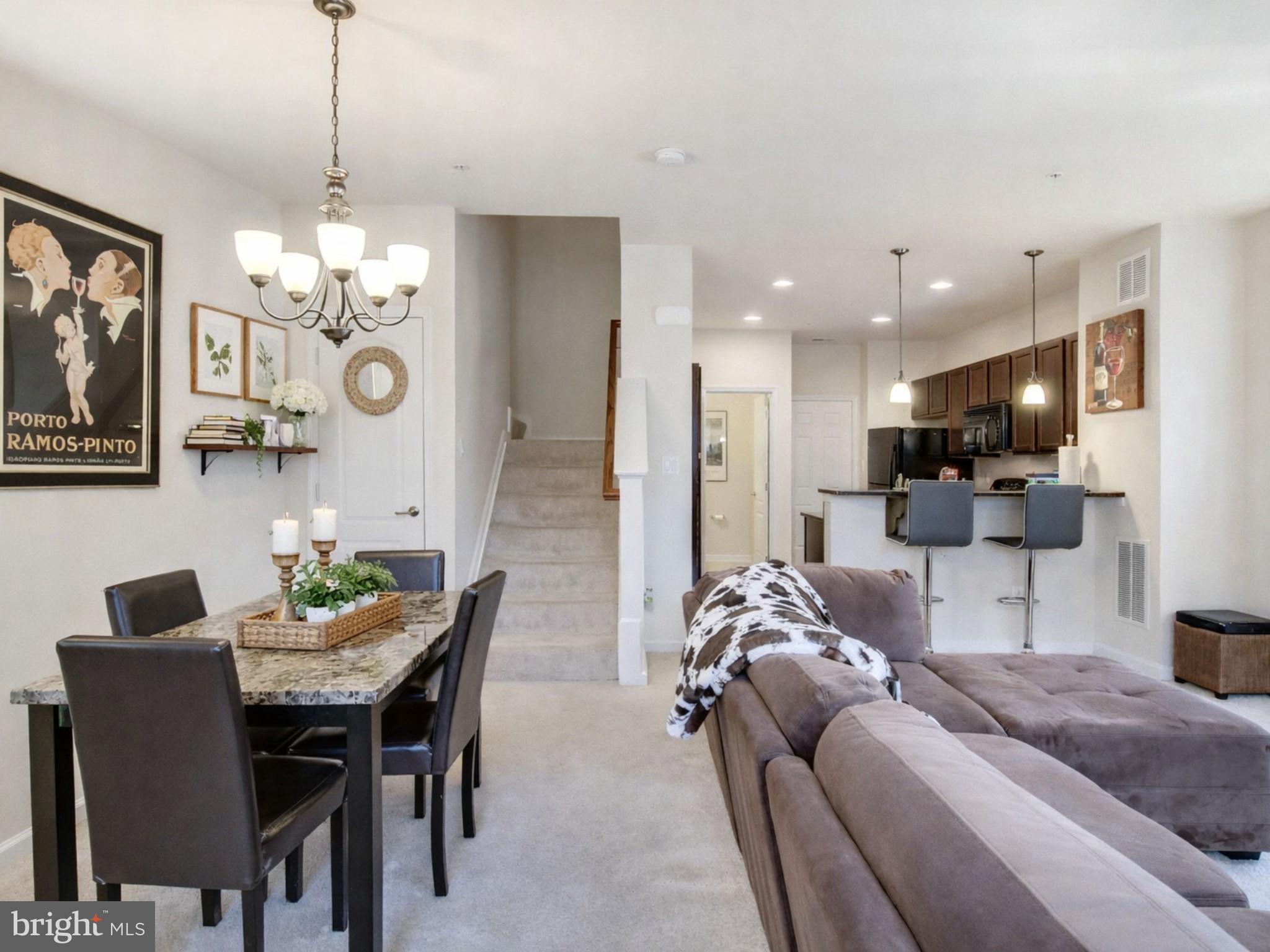 4847 Dane Ridge Circle, Unit 87 Woodbridge, VA 22193 - Photo 7 of 26 Abundant natural lights