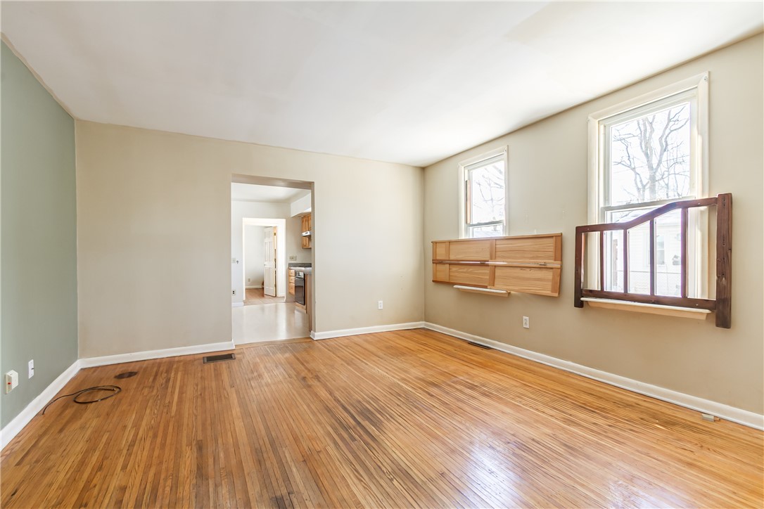 4 Sanford Place Rochester, NY 14620 - Photo 7 of 26