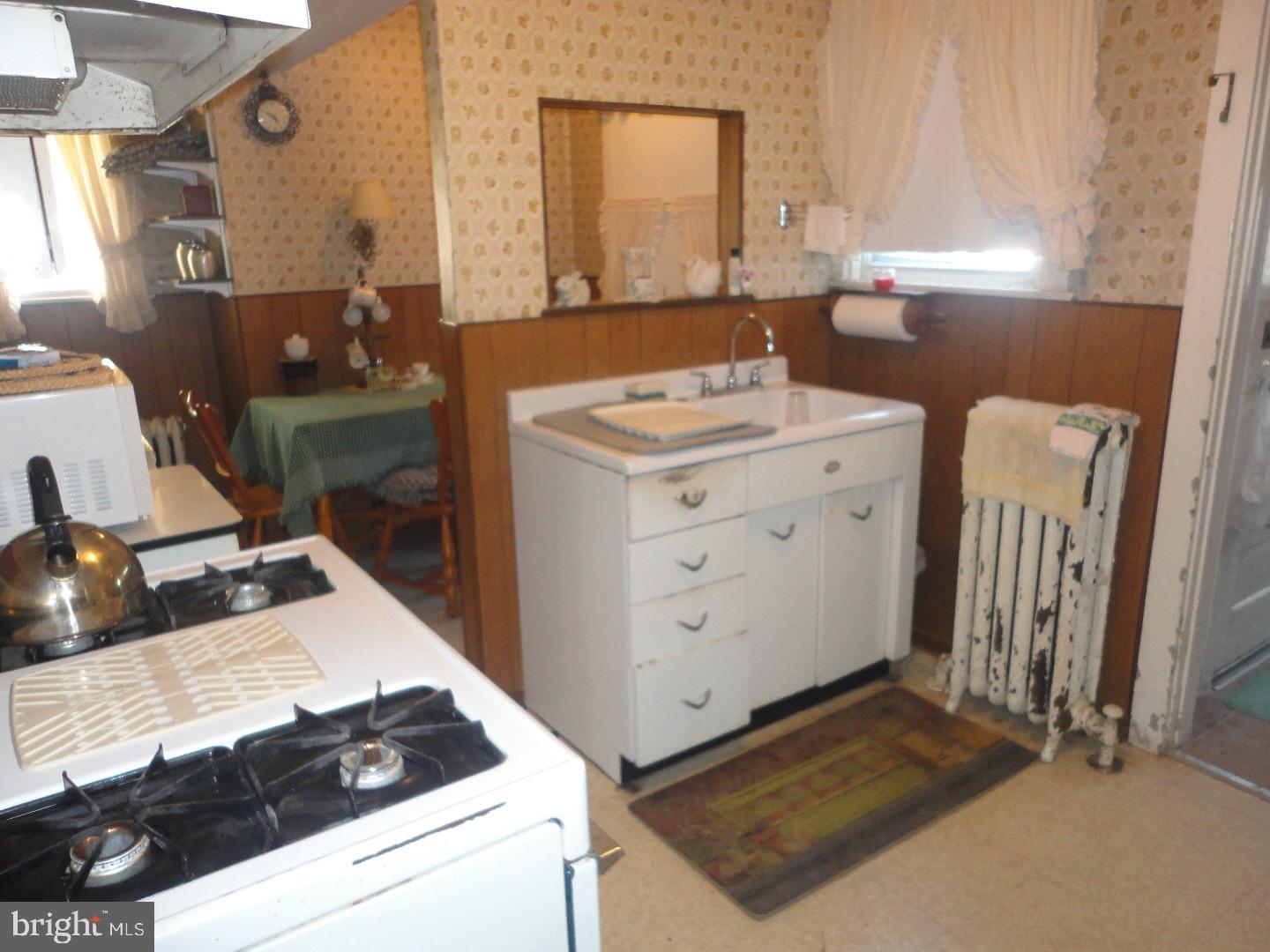 247 Ballymore Road Springfield, PA 19064 - Photo 5 of 22