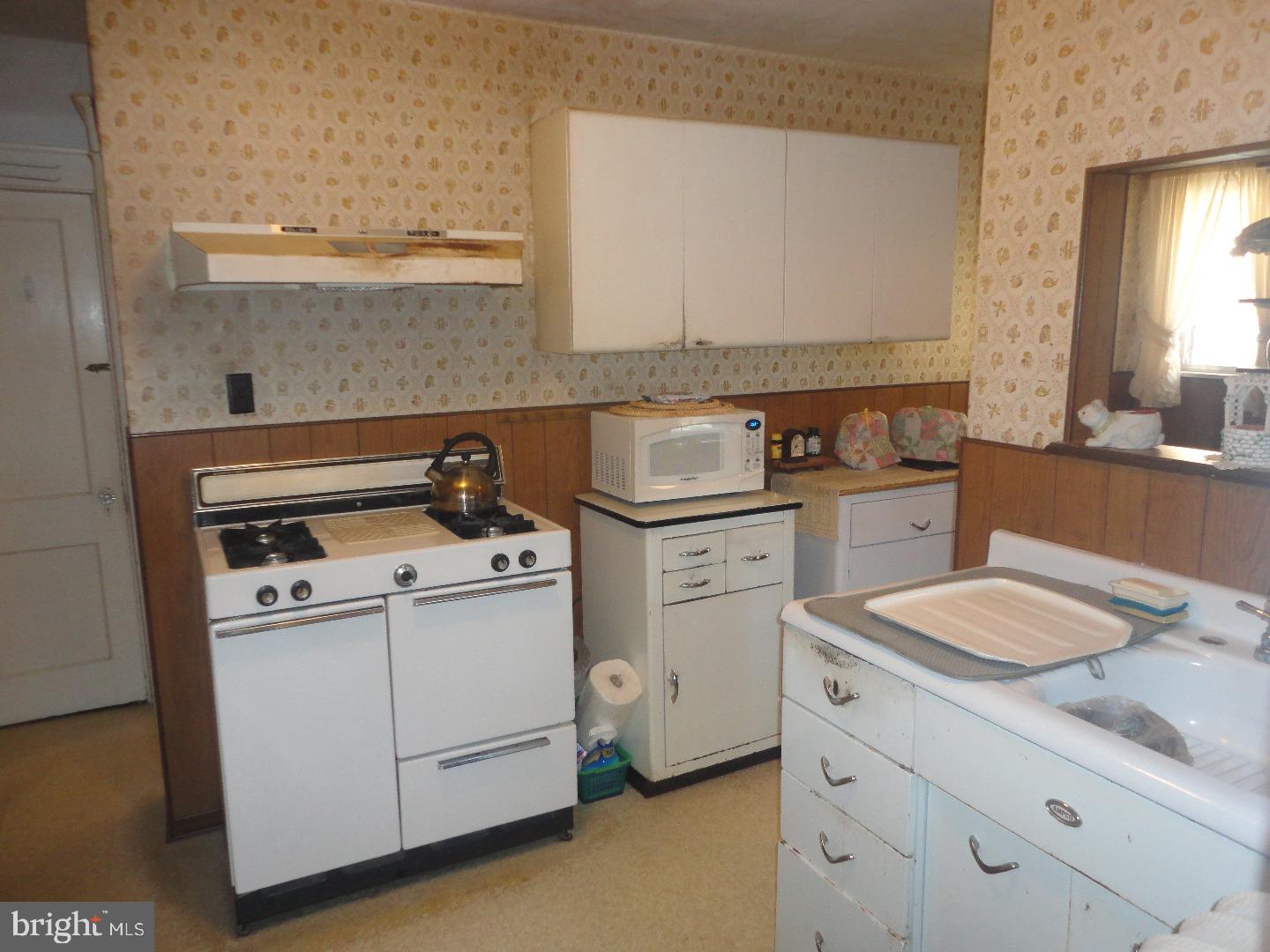 247 Ballymore Road Springfield, PA 19064 - Photo 6 of 22