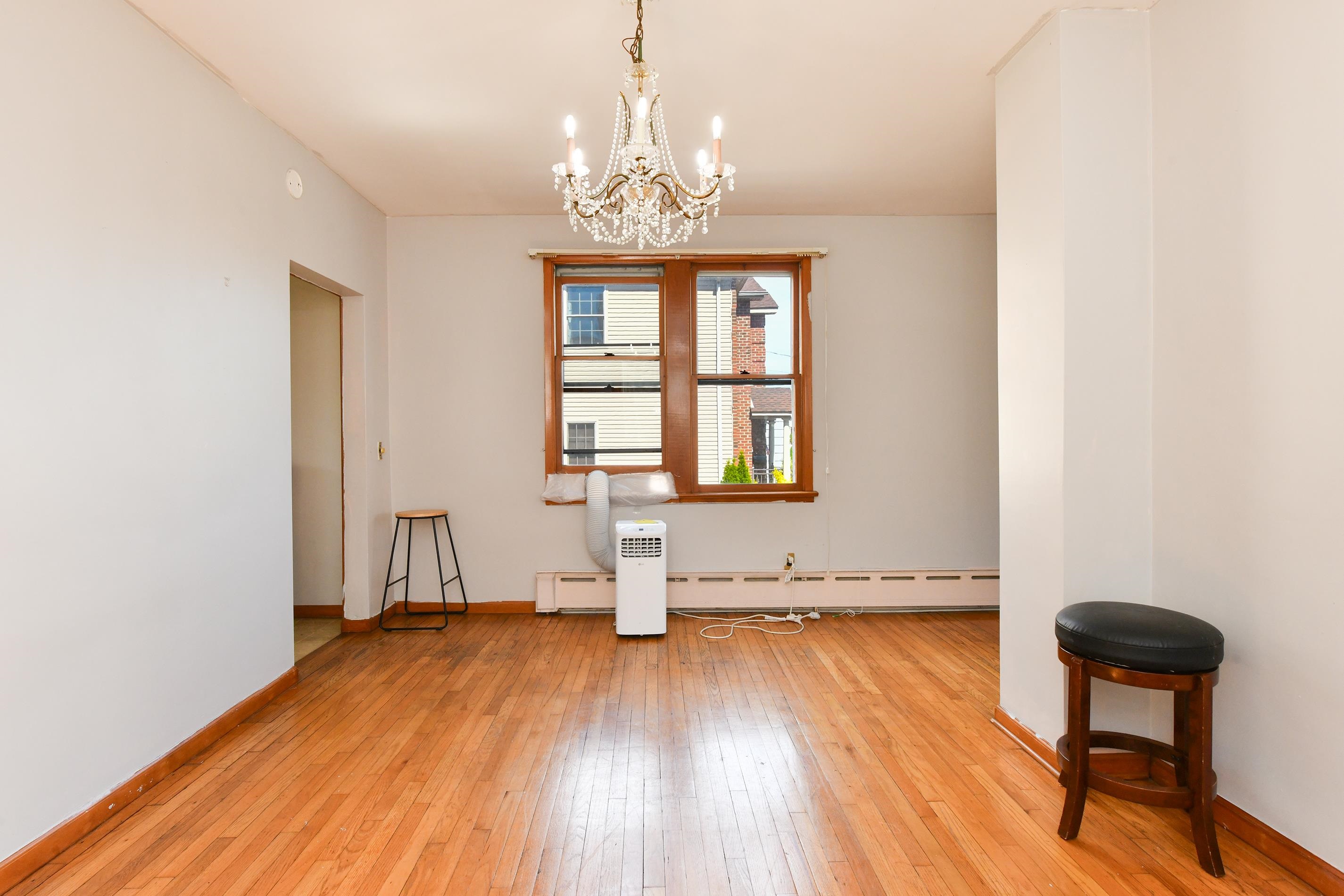 241 Maple Street Secaucus, NJ 07094 - Photo 10 of 34