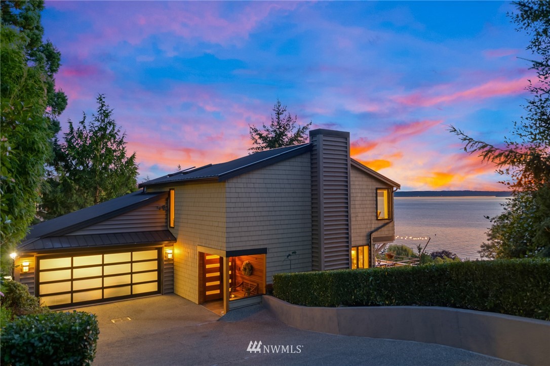5223 Southwest Jacobsen Road Seattle, WA 98116 - Photo 1 of 40 Gallery Image 1