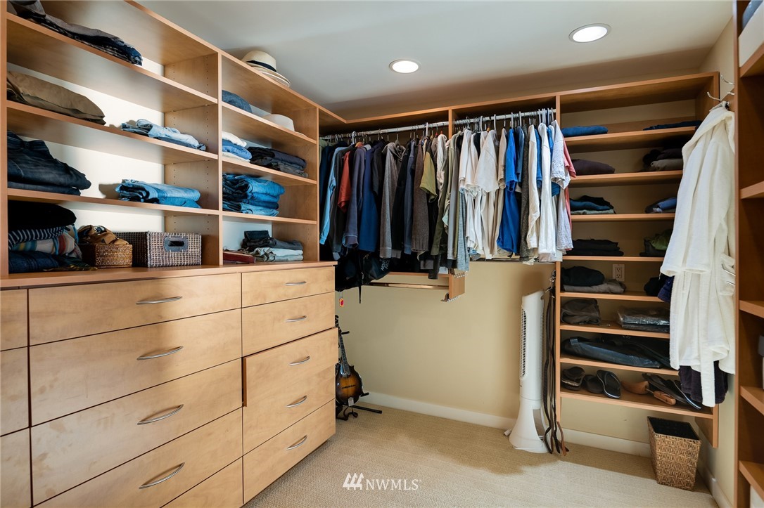 5223 Southwest Jacobsen Road Seattle, WA 98116 - Photo 21 of 40 Gallery Image 21